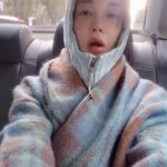 Kim Hye-eun Instagram - 머리도 .. 세수도 .. 하지만 나가봅니다.
