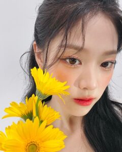 Kim Hyun-jin Instagram - 🌼