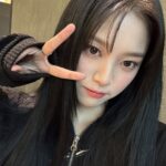 Kim Hyun-jin Instagram - 브이ㅡㅡ