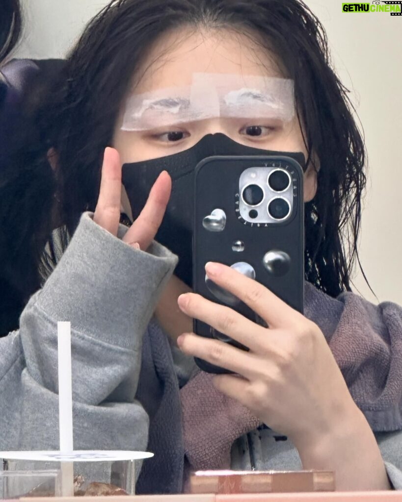 Kim Ji-eun Instagram - 2 0 2 4 - 3분의 1