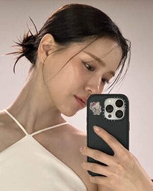 Kim Ji-eun Thumbnail - 68.3K Likes - Most Liked Instagram Photos