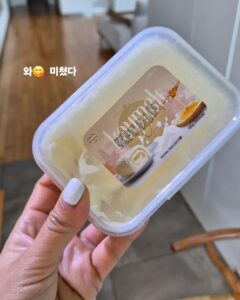 Kim Ji-hye Instagram - 백종원의 #스트리트푸드파이터 보면서 . 이건 꼭 먹고싶다 했던 그 #카이막 . 드뎌 먹어봅니다 . 총각네 판매 . 👉👈 해외여행 엄청 좋아하는 스타일 아님 . 집에서 ㅋㅋ 먹다니 행복 . 터키 안가도 되는구만 . ㅋㅋ . 터키 맞죠? . 튀르키예