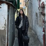 Kim Jin-kyung Instagram - 오랜만에 나들이 👯 네더월드의 첫번째 팝업 왔다감 🖤