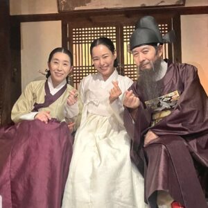 Kim Mi-kyeong Instagram - '밤에 피는꽃' 
😃♥️♥️♥️