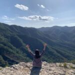 Kim Mi-kyeong Instagram - 촬영장소 문의가 많아 알려드리려고 뭔가를 눌렀는데 삭제가 되어버렸어요 흐흑. 이곳은 경주 '오봉산 마당바위' 입니다. 숨막히게 아름다운곳이예요. 드라마 '이재 곧 죽습니다' 입니다^^