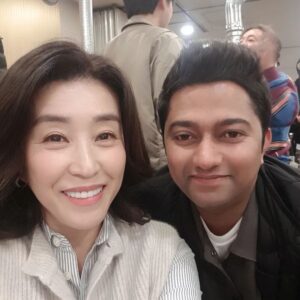 Kim Mi-kyeong Instagram - 징글징글 속썪이는 딸들이지만 너무너무 예쁘고 소중한 세자매 입니다 ♥️♥️
그리고 귀여운 은비와 사람좋은 만수 ^^ 😃😃😃