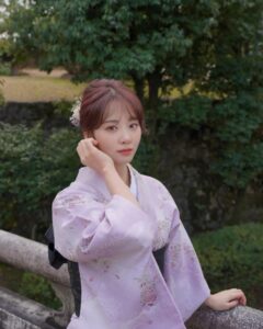 Kim Min-ah Instagram - 생일 기념? 교토여행 @kimonorental_andotkyoto 사진촬영 코스도 있음. 옷 고급짐. @ninjadojoandstore 싸부님 영어만렙. 2시간 알차게 닌자/사무라이 교육. #kyoto #japan