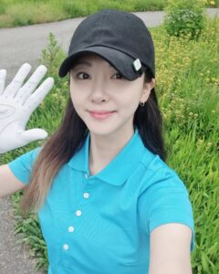 Kim Min-ah Instagram - 근황보고🙇🏻‍♀️ 문안인사드립니다.
