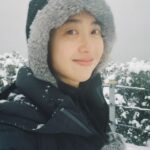 Kim Min-jung Instagram - . 새해 복 드음뿍 받아요 우리🤍 . 다 괜찮고 , 다 괜찮을거예요 자신을 믿고 나아가요 화려한 빛들보다 , 내 마음에 호롱불 하나 켜고 그 빛 만큼은 꺼지지않게 스스로 지켜가보면 어떨까요? 그 무엇보다 건강합시다. #갑진년