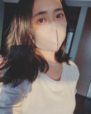 Kim Min-jung Instagram - Looooong time no see!!!
모두들 잘 지내고 무탈하지요?
저는 너무너무너무 바빴어요😶‍🌫️
무소식이 희소식 ㅎㅎㅎ
더운여름 우리 건강히 지내요 
Always luv & thanks 🤍🤍🤍

그대들! 잠시 핸폰 내려놓고 하늘 보아요 💭💭💭