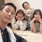 Kim Min-kyoung Instagram - 올해 생일도 너무 큰 사랑 받았어요~ 이거 다 보답하고 살께요~~ 난 너무 행복한 사람이란걸 또 한번 느끼게 해준 내생일~ 선물도 너무 많이 받고 축하도 많이 받고~~ 아~~ 배부르다^^ 최고로 행복하단 얘깁니다~~♡♡ 내년을 또 기다리며~~ ㅎㅎ