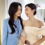 Kim Ok-vin Instagram - 눈 마주치면 울것 같아서 막둥이 눈을 볼 수가 없었답니다. 오늘 동생 결혼식에 와주신 분들 , 마음 깊이 감사 인사를 드립니다. 오늘 제가 정신이 없어 후루룩 지나갔더라도 곧 다시 인사드릴게요. 벚꽃이 절정인 오늘, 아름답게 만개한 봄 속에서 고운이가 결혼을 잘 마쳤습니다. 감사드립니다❤️
