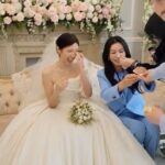 Kim Ok-vin Instagram - 눈 마주치면 울것 같아서 막둥이 눈을 볼 수가 없었답니다. 오늘 동생 결혼식에 와주신 분들 , 마음 깊이 감사 인사를 드립니다. 오늘 제가 정신이 없어 후루룩 지나갔더라도 곧 다시 인사드릴게요. 벚꽃이 절정인 오늘, 아름답게 만개한 봄 속에서 고운이가 결혼을 잘 마쳤습니다. 감사드립니다❤️