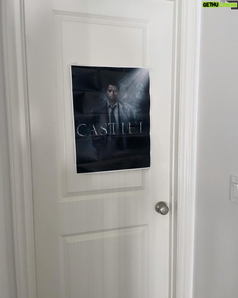Kim Rhodes Instagram - I woke up to this on my daughter’s door. HOW DID YOU PEOPLE INFILTRATE MY HOUSE?!!! My child is a Stan of everything #spn. Except me. Because #mom.