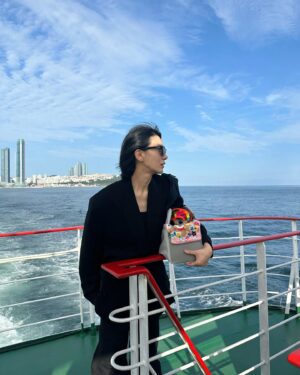 Kim Seo-hyung Instagram - 🌊🐶