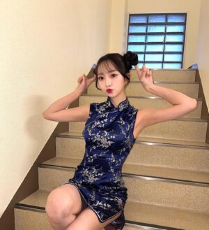 Kim So-hee Instagram - 💙치파오💙만듀💙