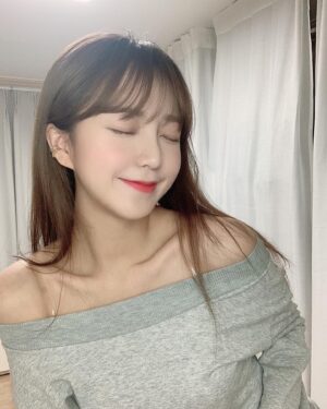 Kim So-hee Instagram - #밖은#위험해