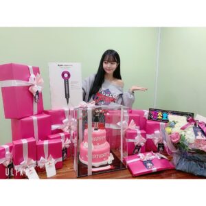 Kim So-hee Instagram - 생일 축하해주셔서 너무 감사합니다 여러분..우앙 ㅠㅠㅠㅠ 제가 더 잘할게요 히히힣 너무 사랑해용❤️
#1월20일 #탄생일 #감사합니당