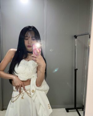 Kim So-hee Instagram - LIMBO 인기가요 첫방 🖤