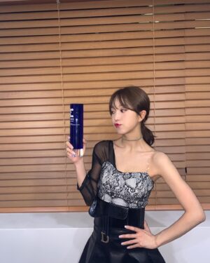 Kim So-hee Instagram - 2020 SORIBADA AWARDS 🤎

#소리바다 #상 #감사합니당 #리프 #사랑행