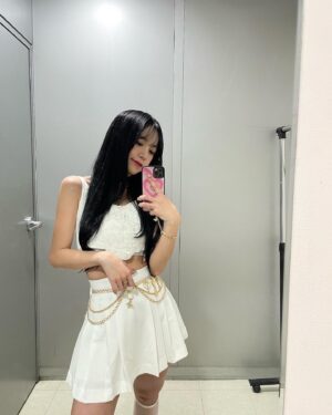 Kim So-hee Instagram - LIMBO 인기가요 첫방 🖤