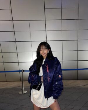 Kim So-hee Instagram - #그라피스트만지 
감사합니당 💙