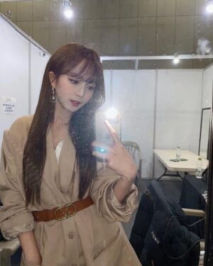 Kim So-hee Instagram - 오늘은 MC소희 👀
#2021gee