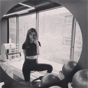 Kim So-hee Instagram - 나 요즘 필라테스에 푹 빠짐 ..열심히 할꼬야 (ง •̀_•́)ง 
#필라테스#운동 #바디빈필라테스 #열정#뿜뿜 #쌤이 #맨날#하시는말#몸을#더#뻗으려고#노력 #노력!!!!!!!