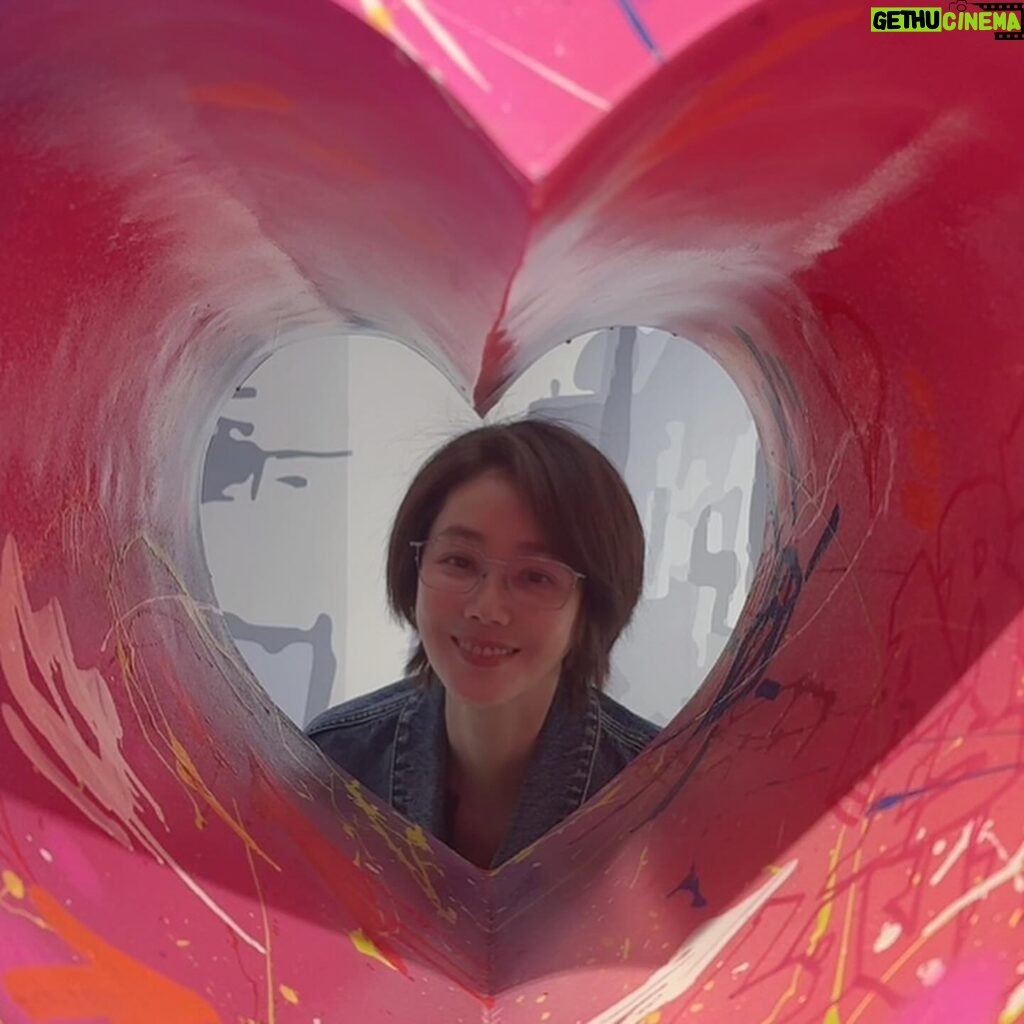Kim Sung-ryung Instagram - #museumwave #LOVE #그래피티연금술사 #시릴콩고 성북동에 이렇게 멋진 곳이~😊