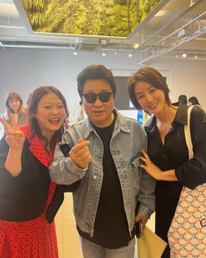 Kim Sung-ryung Instagram - #미스코리아 #바지회 
후배님들 너무 수고 많았어요~😍
