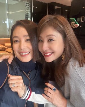 Kim Sung-ryung Instagram - #미스지컬렉션 24s/s
이번 쇼 역시 너무 멋졌어요~😊