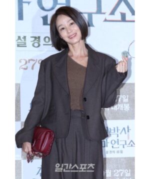 Kim Sung-ryung Instagram - #천박사퇴마연구소 #시사회
너무 재밌게 봤어요 #🩵