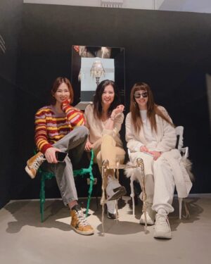Kim Wan-sun Instagram - @soomi_1101 @esora777 @print_bakery #전시 #이수미작가개인전 
#너무멋진전시
