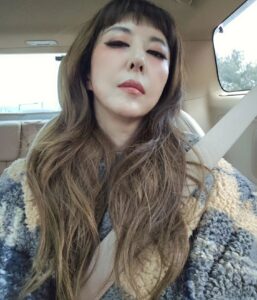 Kim Wan-sun Instagram - #출근중 #아이돌메이크업 #😆😆😆