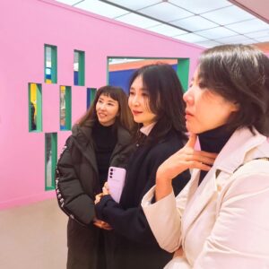 Kim Wan-sun Instagram - 아름답고 반듯하고 재미있는 여인들과 하루에 두 군데 전시보기 #😆😆😆 @chaesira0625 @jangluha_ji_young