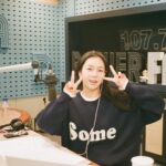 Kim Ye-won Instagram - 배텐 작가님이 찍어주신 스페셜 DJ 때의 순간들 소듕해요☺️🫶🏻 #배성재의텐