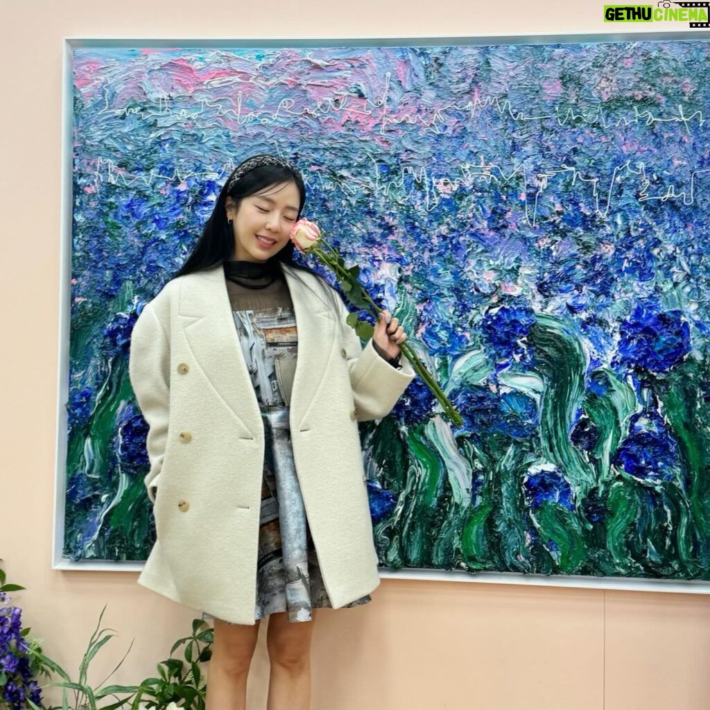 Kim Ye-won Instagram - 봄이 빨리 왔음 좋겠음...☺️ 꽃이 너무 좋거든🌷🌸🌻