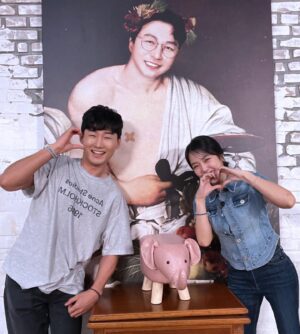 Kim Ye-won Instagram - 압박면접 시즌2 
10월30일 첫시작합니다🩵🩵🩵

새로운 채널로 이사하니까요
여러분들 와서 좋,댓,구,알 해주세요
😚

(규진아 볼하트는 좀 과했다)