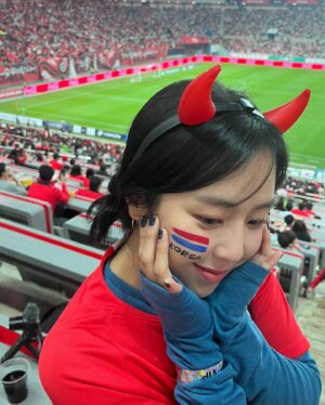 Kim Ye-won Instagram - 4:0♥️🇰🇷💙
최선을 다해 응원한 사진 100장