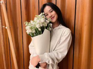 Kim Yoon-hye Instagram - 💐