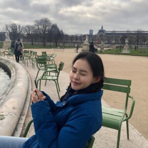 Kim Yoon-hye Instagram - 2019 🧤🖤🏙🍔