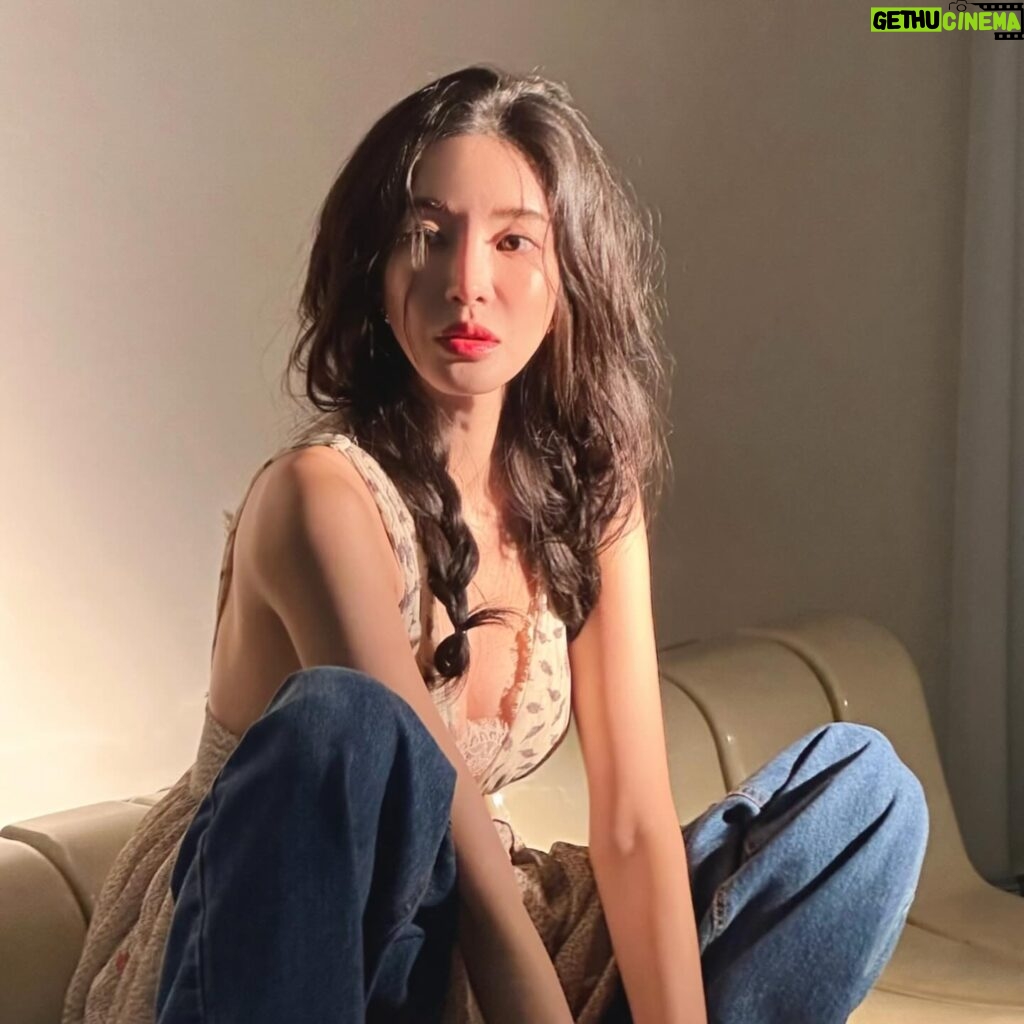 Kim Yun-jee Instagram - February pics🫶🏻 소중했던 2월의 흔적들🫶🏻