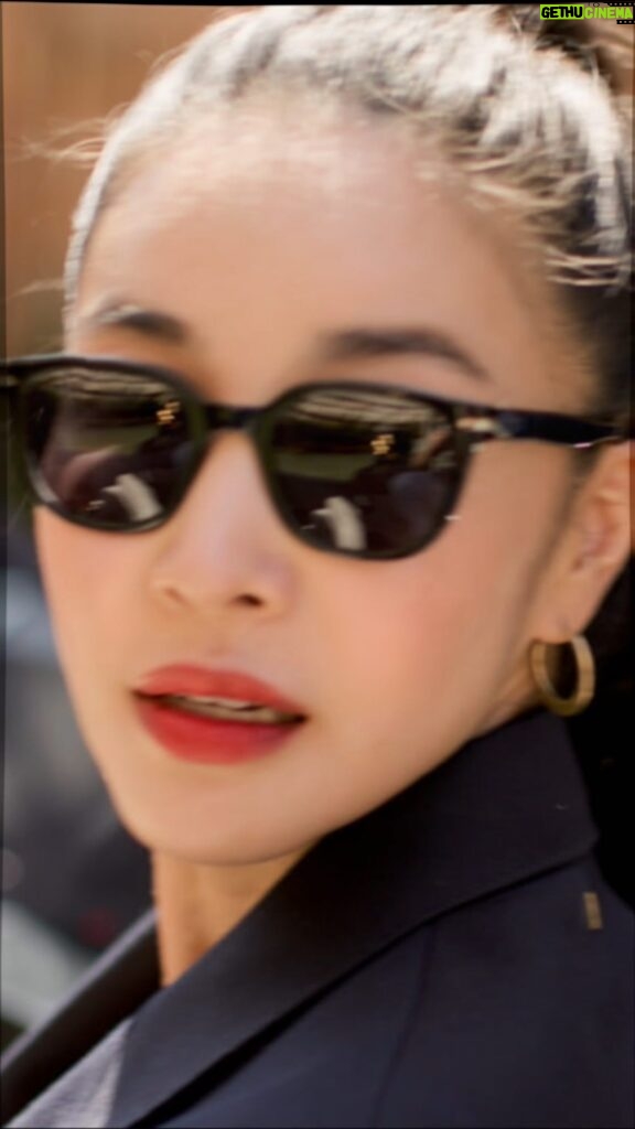 Kim Yun-jee Instagram - #1 movie worldwide 2 weeks in a row on @netflix 🔥 2주 연속 전세계 넷플릭스 1위🙏🏻 Dont Miss Out!😝 #liftnetflix #리프트비행기를털어라