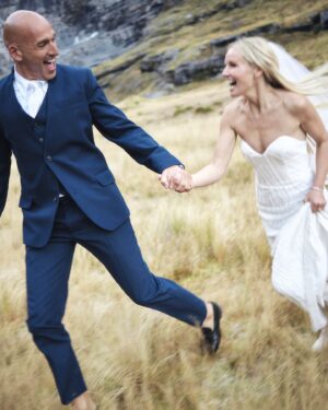 Kimberley Crossman Instagram - 📍 One month married today 💍

Utterly obsessed with you @the__tomwalsh 

Tom and I celebrate every months anniversary with a card. Words are incredibly important to me, esp because we often are in different countries. I love that I found someone who is always dedicated to put in effort to our love ❤️ 

Today we get to be together in LA, ride our bikes and eat tacos to celebrate our one month as husband and wife 🥰 

 
📸 @jonnyscottphoto