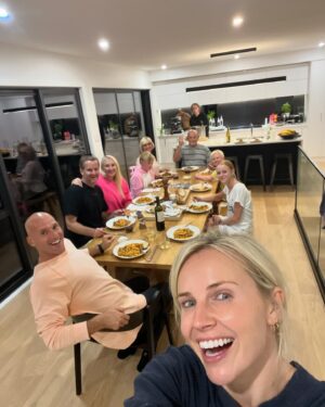Kimberley Crossman Instagram - 📍This week ❤️ ❤️‍🩹

Family dinners, surgery, wedding planning, concerts, family gym trips, farewelling a beautiful friend, dates and some downtime ☁️