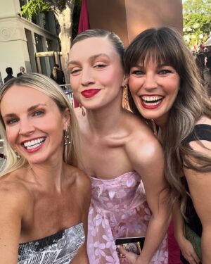Kimberley Crossman Instagram - 🧡 @alicorin   @annaxsitar 🧡