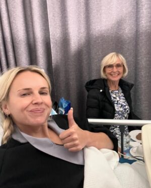 Kimberley Crossman Instagram - 📍This week ❤️ ❤️‍🩹

Family dinners, surgery, wedding planning, concerts, family gym trips, farewelling a beautiful friend, dates and some downtime ☁️