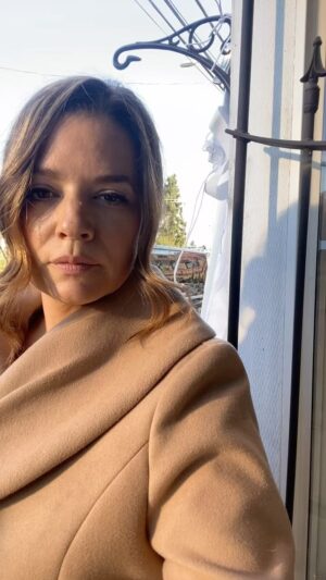 Kimberley Sustad Instagram - Lights, Camera 🧊🧊 Baby… 
Nov 5th @hallmarkchannel