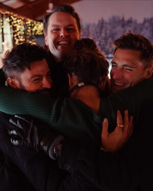 Kimberley Sustad Instagram - Thank you for your enthusiastic reactions to the new Extended Cut of 3 Wise Men and a Baby. ✨🙏🏻

Seeing your stories and posts with all of the new scenes, lines and moments have been lovely. :) It’s your passion for the film thats inspired this first for the network and certainly us. 😊

Thanks to everyone who worked on bringing back more of the love, laughs and heart, making for an even more immersive experience.  Lovely to see streaming allowing for creative opportunities like this. We know theres a blooper reel floating around… ;) 

#3WiseMen Extended Cut is available to watch on @hallmarkmoviesnow 👑✨

🤍 @paulcampbellofficial @awalkk35 @kimberleysustad @terryjohningram @jenniowa @aunakemp @mrsjp24 @lisahdaly @hallmarkchannel ✨

And thanks to the audiences and publications in France 🇫🇷 and Italy 🇮🇹 who seem to be enjoying our impeccable accents ;) 🤍