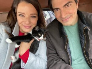 Kimberley Sustad Instagram - Tonight’s the night! Thank you for demanding more Cats. This one’s for you. 🐈‍⬛🐈🐈🐈‍⬛🐈🐈‍⬛🐈🐈🐈‍⬛ @hallmarkchannel #theninekittensofchristmas